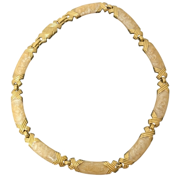 Vintage Monet Elegant Gold Tone Cream Enamel Necklace Choker - Picture 3 of 10